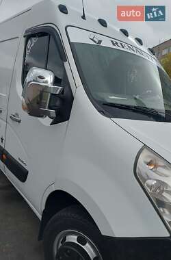 Грузовой фургон Renault Master 2012 в 