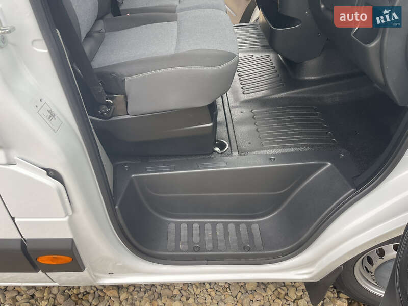 Грузовой фургон Renault Master 2019 в Львове