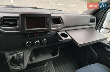 Грузовой фургон Renault Master 2023 в 