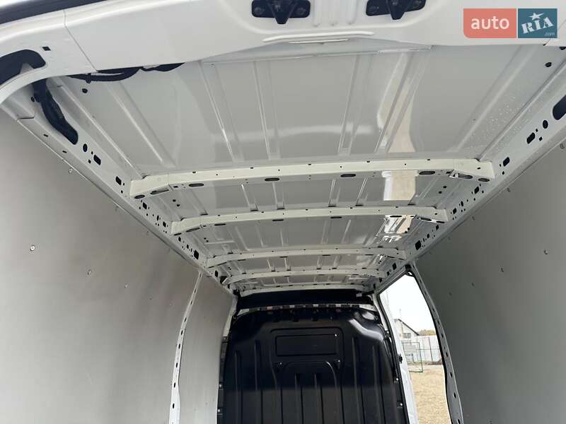 Грузовой фургон Renault Master 2022 в Дубно