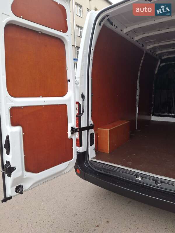 Вантажний фургон Renault Master 2018 в Дубні