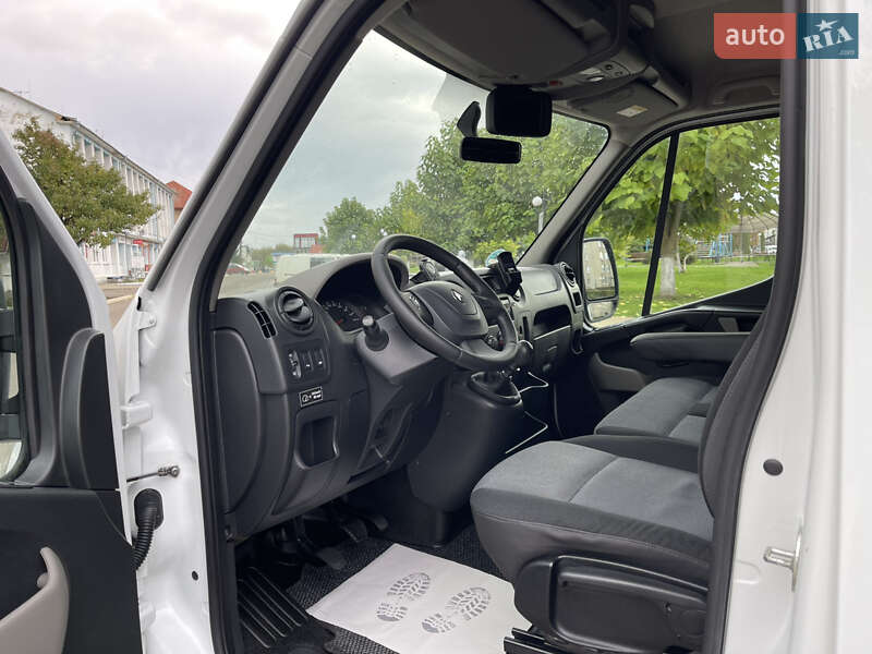 Грузовой фургон Renault Master 2015 в Радивилове
