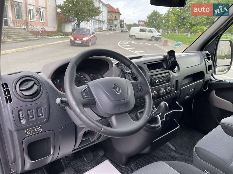 Грузовой фургон Renault Master 2015 в Радивилове