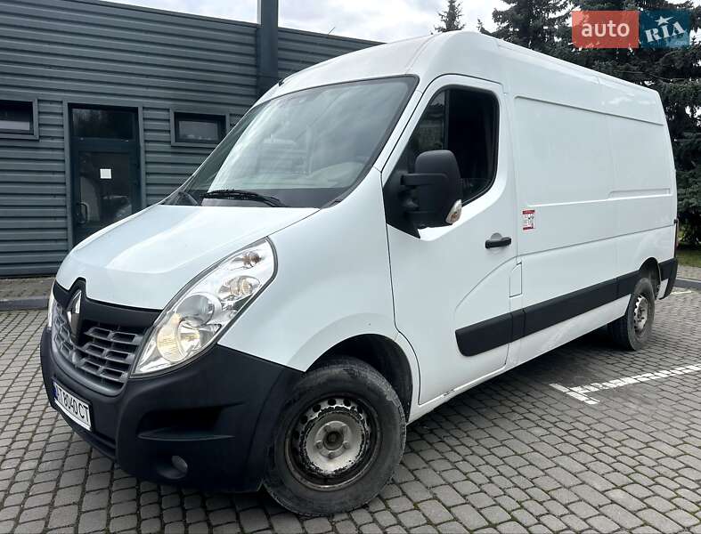 Вантажний фургон Renault Master 2016 в Івано-Франківську
