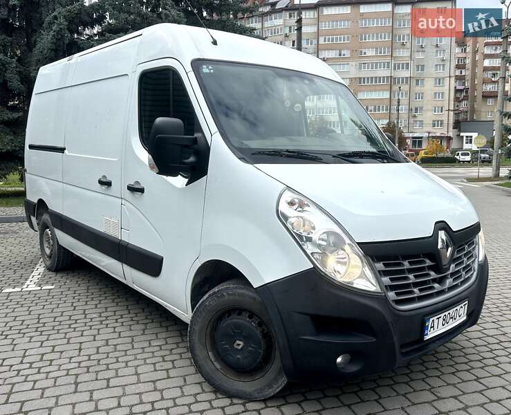 Вантажний фургон Renault Master 2016 в Івано-Франківську