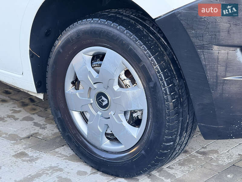 Вантажний фургон Renault Master 2016 в Миргороді