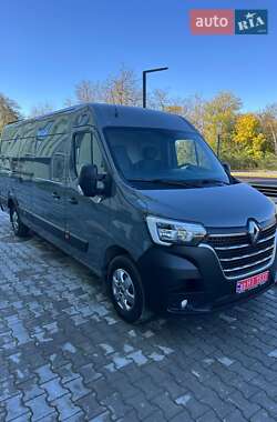 Грузовой фургон Renault Master 2023 в 