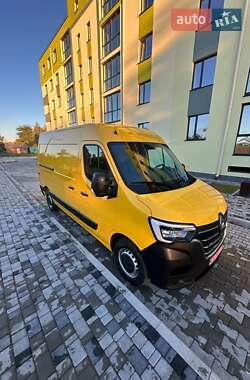 Грузовой фургон Renault Master 2022 в 