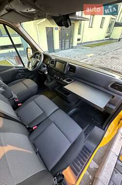 Грузовой фургон Renault Master 2022 в 