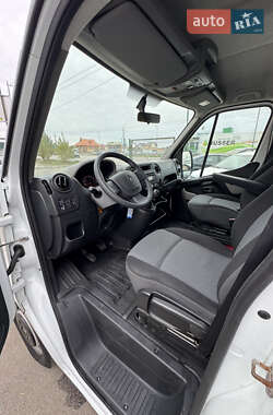 Грузопассажирский фургон Renault Master 2015 в 