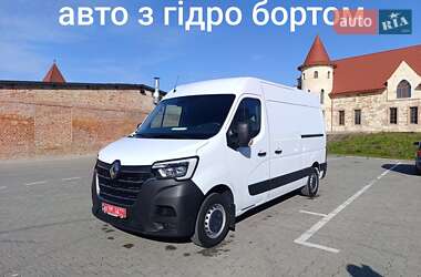 Вантажний фургон Renault Master 2021 в Бережанах