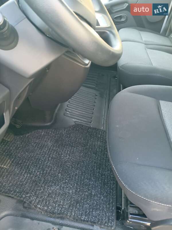 Вантажний фургон Renault Master 2020 в Запоріжжі