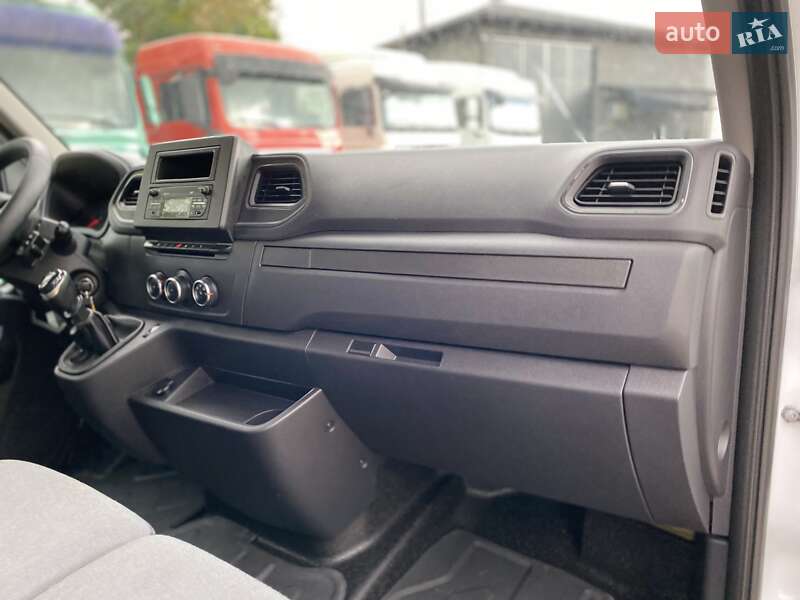 Грузовой фургон Renault Master 2021 в Хусте