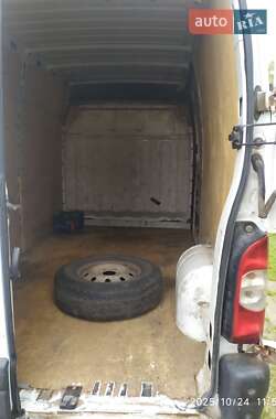 Грузовой фургон Renault Master 2010 в  фото 4 Грузовой фургон Renault Master 2010 в