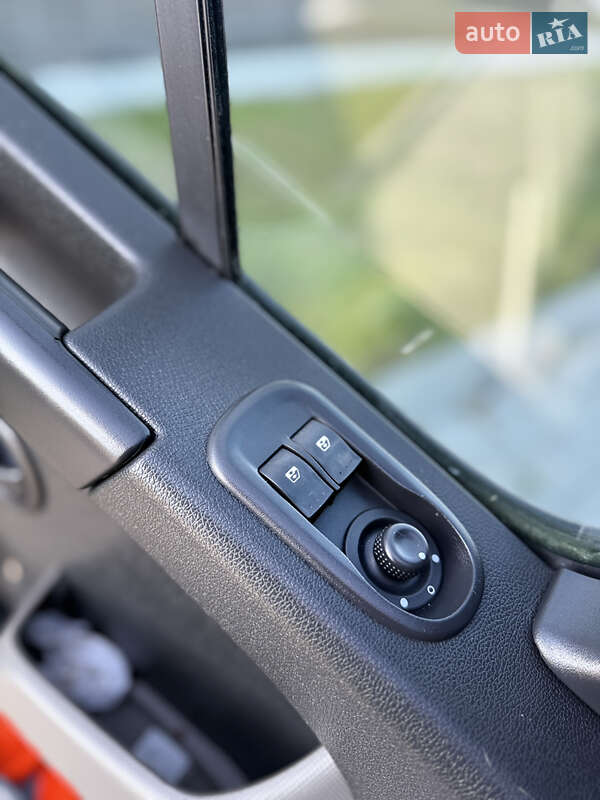Вантажний фургон Renault Master 2016 в Рівному фото 14 Вантажний фургон Renault Master 2016 в Рівному