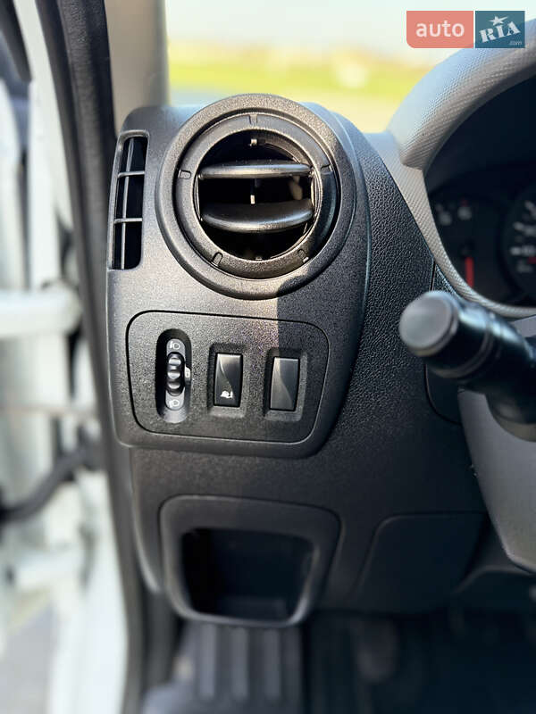 Вантажний фургон Renault Master 2016 в Рівному фото 15 Вантажний фургон Renault Master 2016 в Рівному