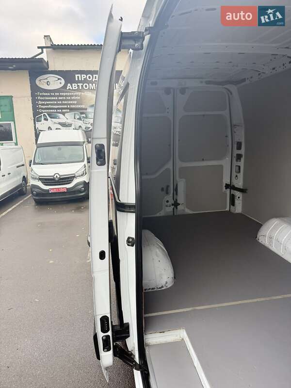 Мікроавтобус вантажний (до 3,5т) Renault Master 2022 в Луцьку