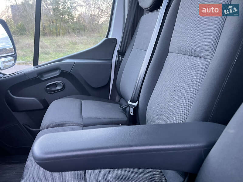 Мікроавтобус вантажний (до 3,5т) Renault Master 2022 в Бердичеві