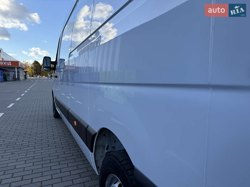 Грузовой фургон Renault Master 2023 в Дубно