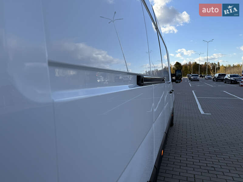 Грузовой фургон Renault Master 2023 в Дубно