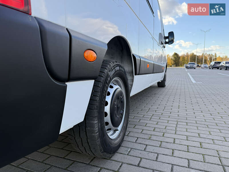 Грузовой фургон Renault Master 2023 в Дубно