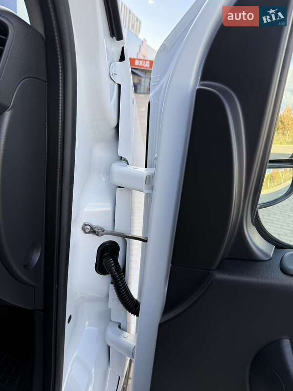 Грузовой фургон Renault Master 2023 в Дубно