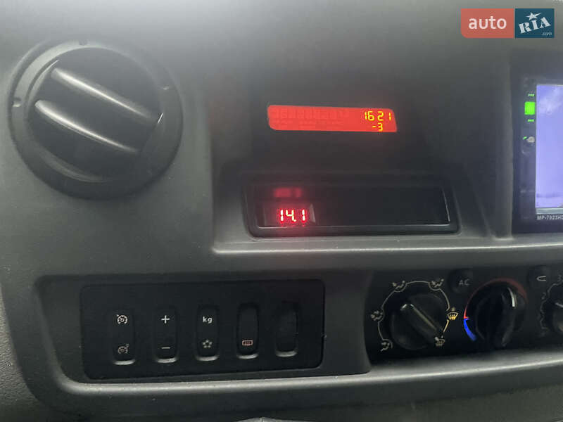 Вантажопасажирський фургон Renault Master 2005 в Рава-Руській