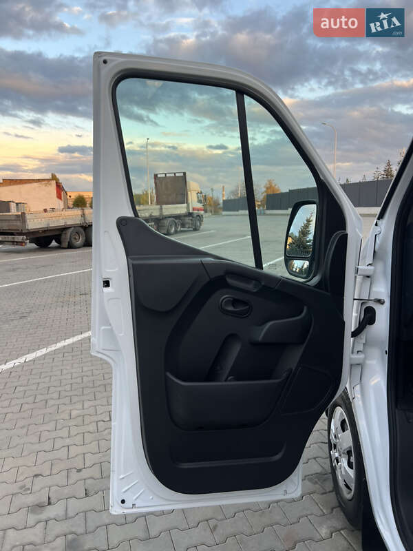 Вантажний фургон Renault Master 2021 в Луцьку