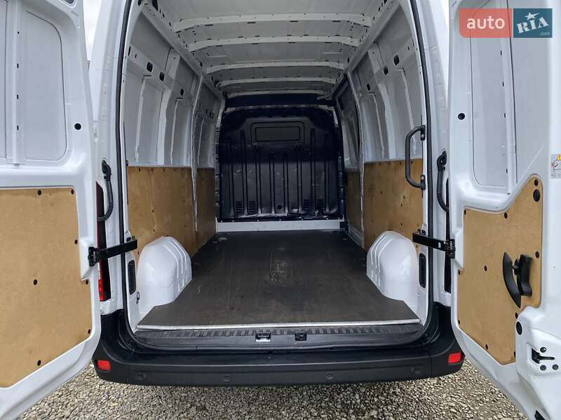 Грузовой фургон Renault Master 2021 в Хусте