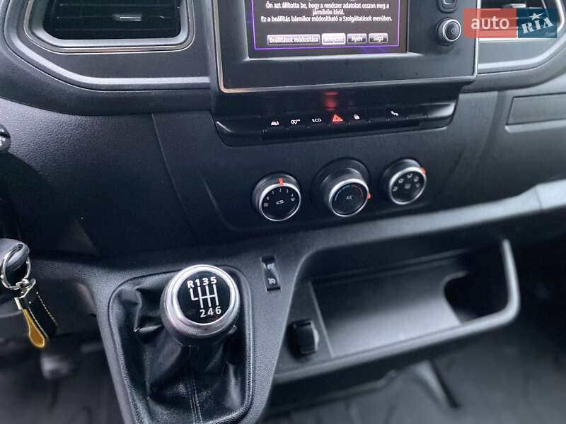 Грузовой фургон Renault Master 2021 в Хусте