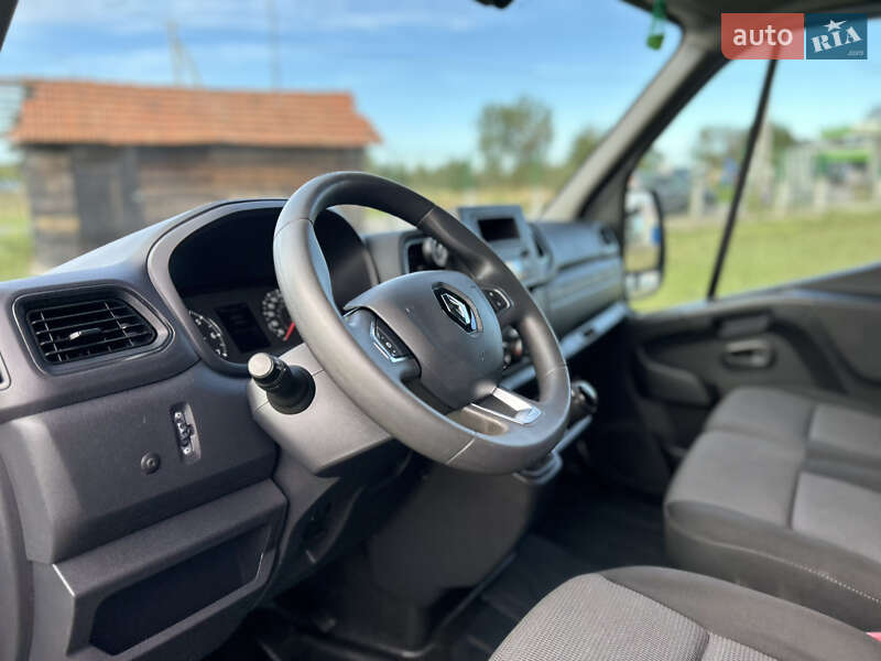 Грузовой фургон Renault Master 2023 в Стрые