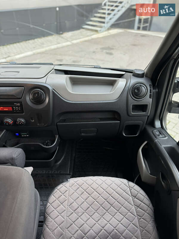 Микроавтобус Renault Master 2015 в Киеве