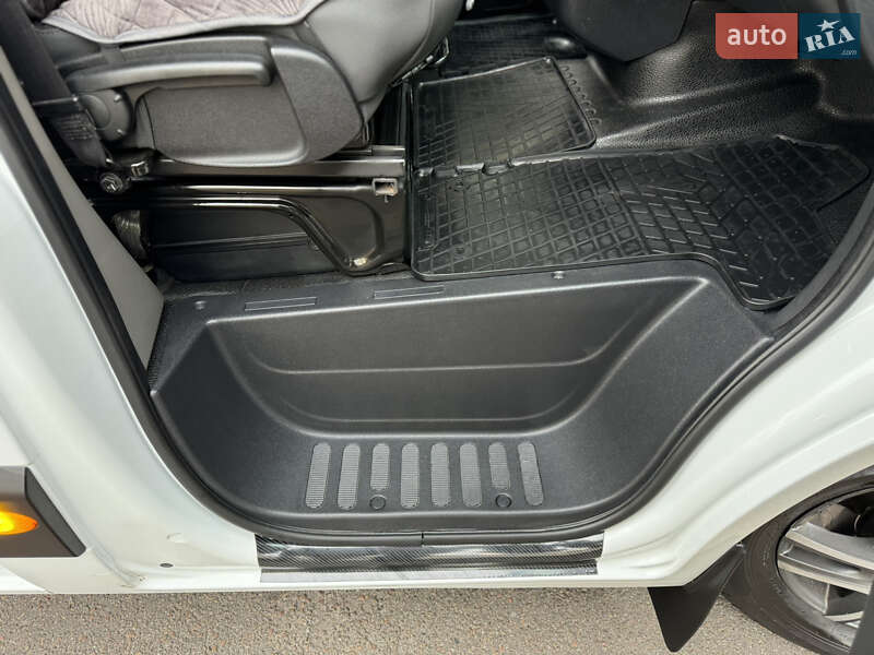 Микроавтобус Renault Master 2015 в Киеве