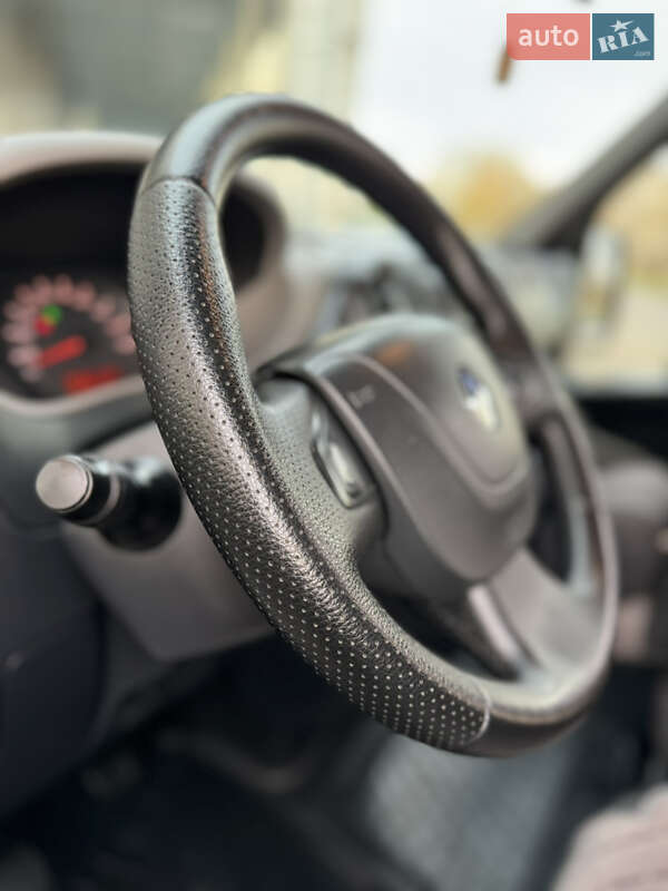 Микроавтобус Renault Master 2015 в Киеве