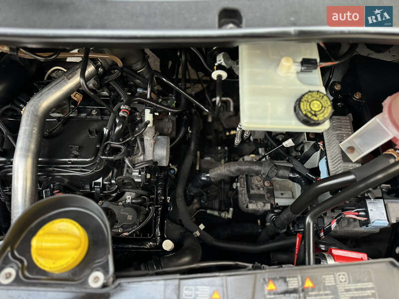 Микроавтобус Renault Master 2015 в Киеве