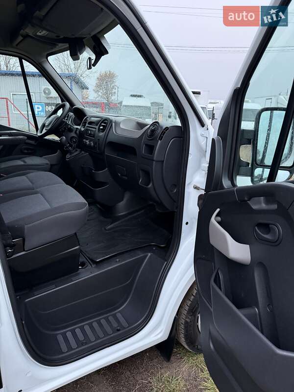 Грузовой фургон Renault Master 2017 в Львове