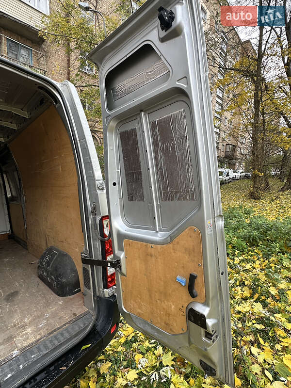 Грузовой фургон Renault Master 2015 в Киеве