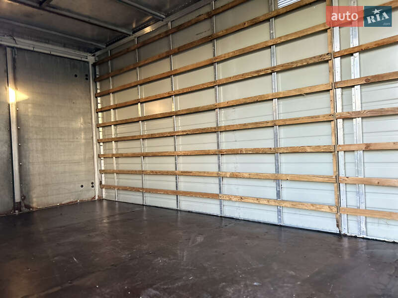 Грузовой фургон Renault Master 2018 в Стрые