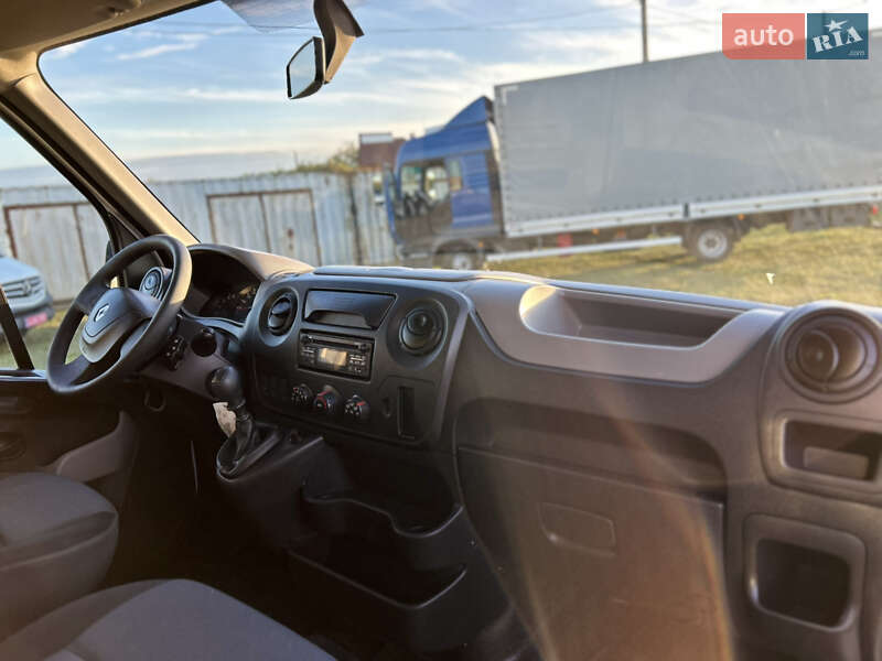 Грузовой фургон Renault Master 2018 в Стрые