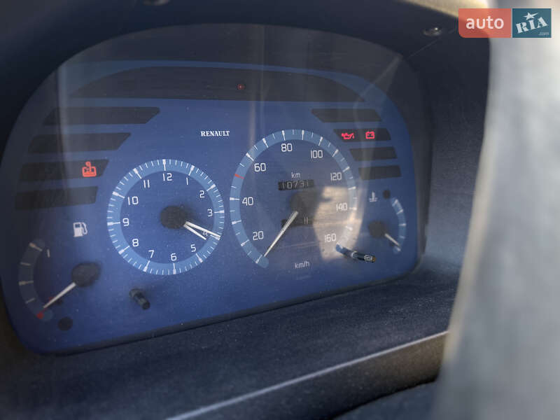 Вантажний фургон Renault Master 1999 в Любомлі