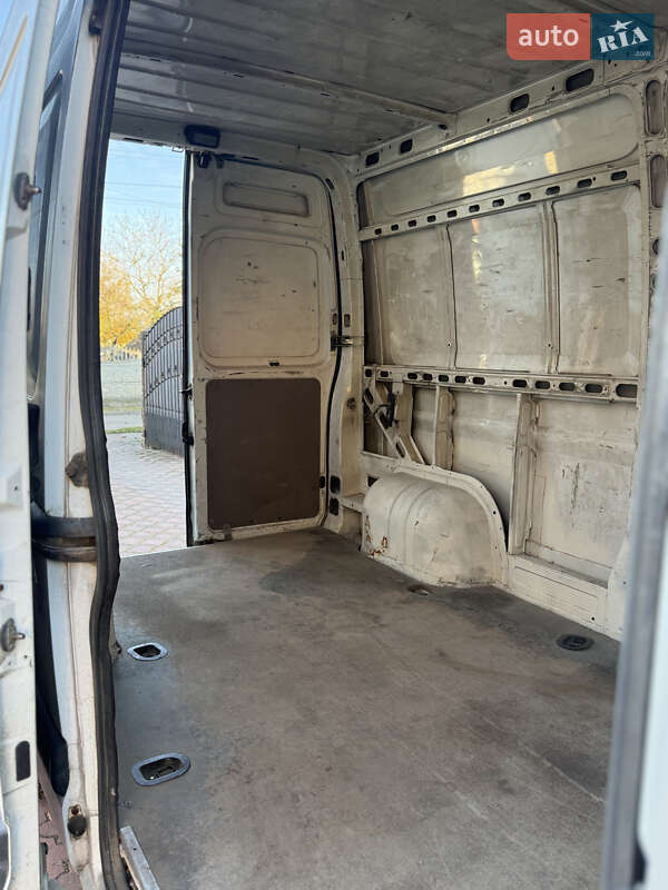 Вантажний фургон Renault Master 1999 в Любомлі