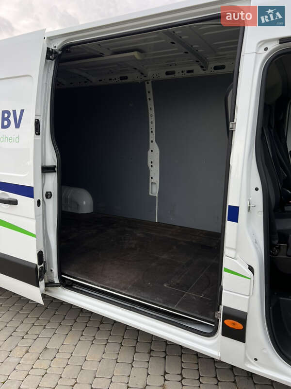 Грузовой фургон Renault Master 2017 в Луцке