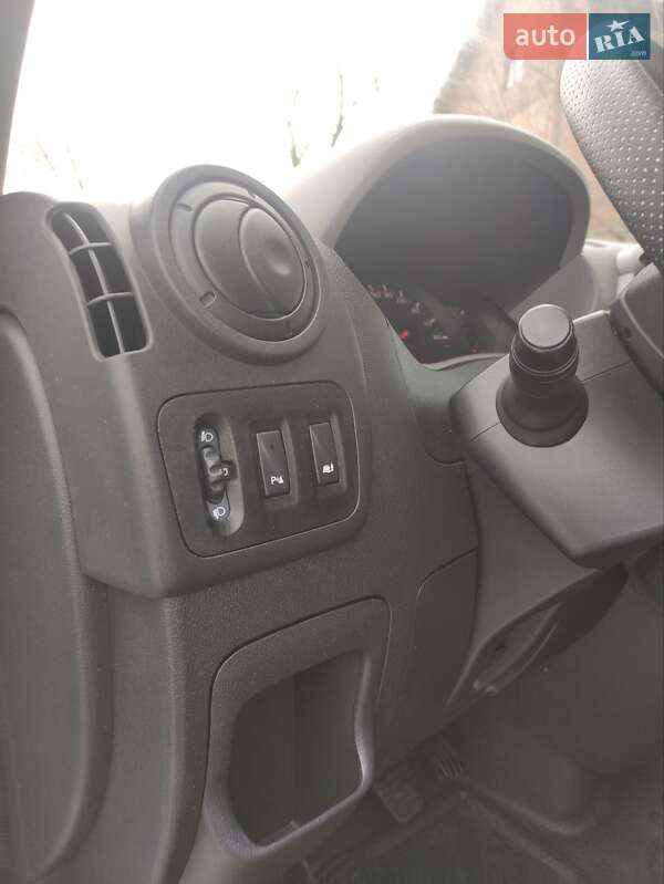 Грузовой фургон Renault Master 2015 в Бартатовом фото 34 Грузовой фургон Renault Master 2015 в Бартатовом