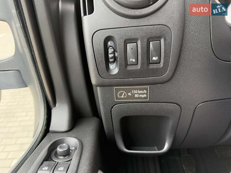 Мінівен Renault Master 2015 в Луцьку