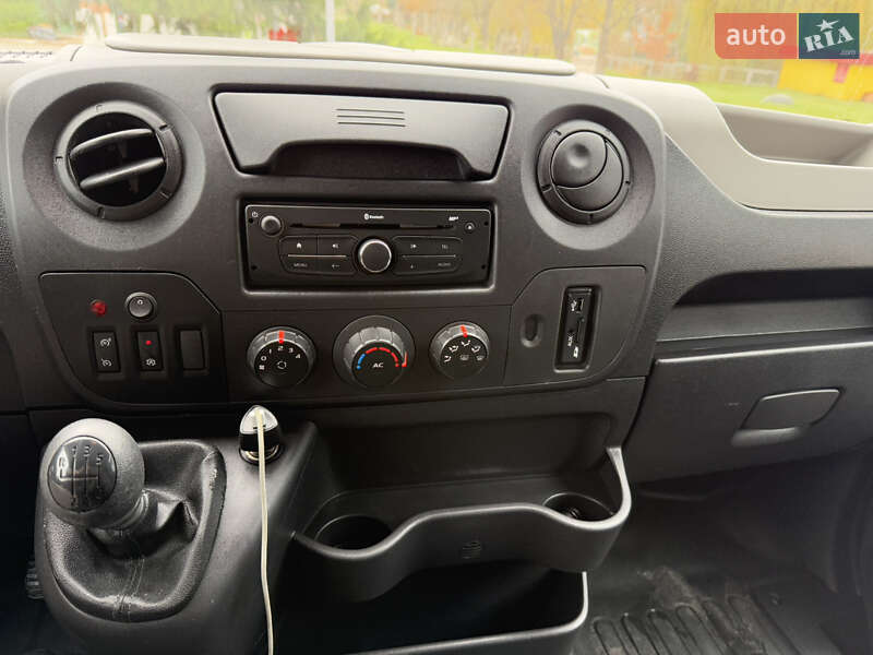 Мінівен Renault Master 2015 в Луцьку