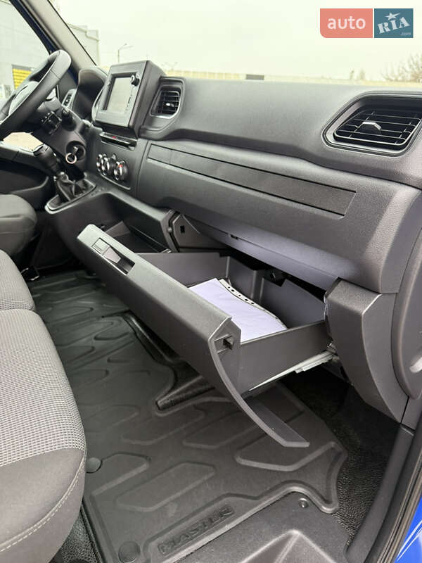 Грузовой фургон Renault Master 2023 в Киеве