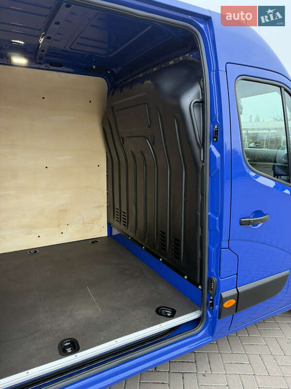 Грузовой фургон Renault Master 2023 в Киеве