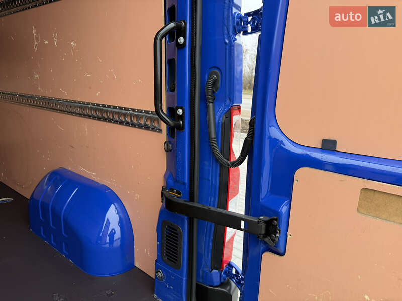 Грузовой фургон Renault Master 2022 в Дубно