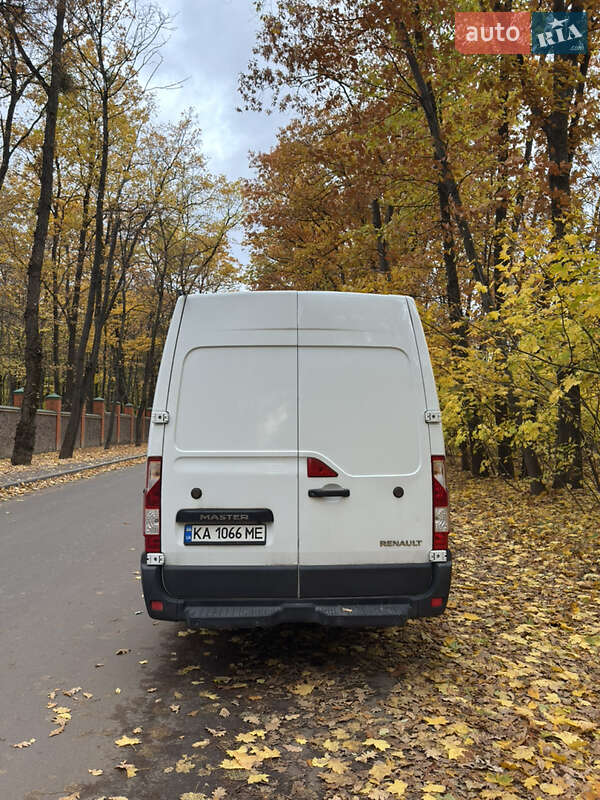 Грузовой фургон Renault Master 2015 в Киеве