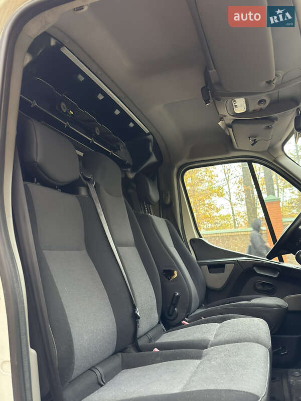Грузовой фургон Renault Master 2015 в Киеве